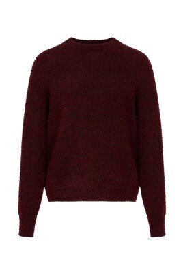 bordeaux-sweater-aw25-stylish-layering