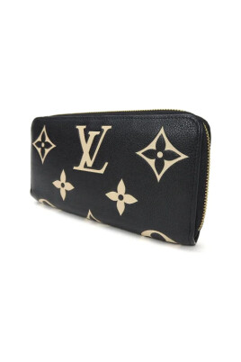 pre-owned-canvas-wallets