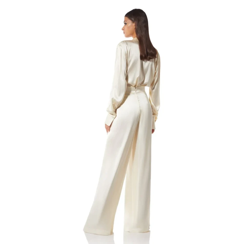 MVP wardrobe Zijden Overhemd met Revers en Bedekte Knopen Beige Dames