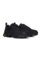 sneakers-basses-noires-semelle-vibram