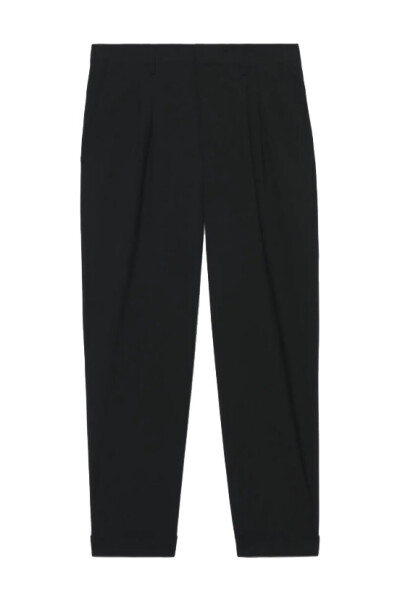 Schmal zulaufende Hose