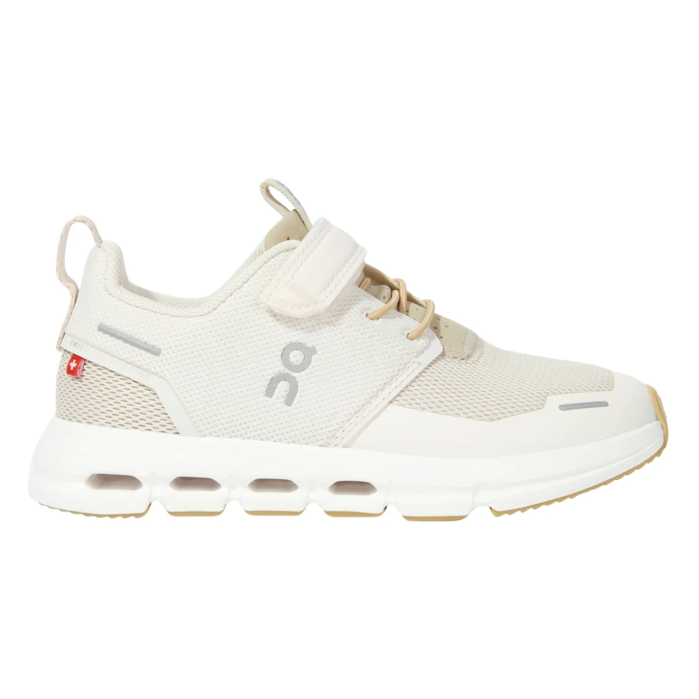 On Running Unisex Kids Beige Kids Sneakers, 35 Eu, Cloud Play Trainers