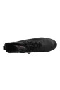 bottes-lacees-elegantes-avec-semelles-crantees