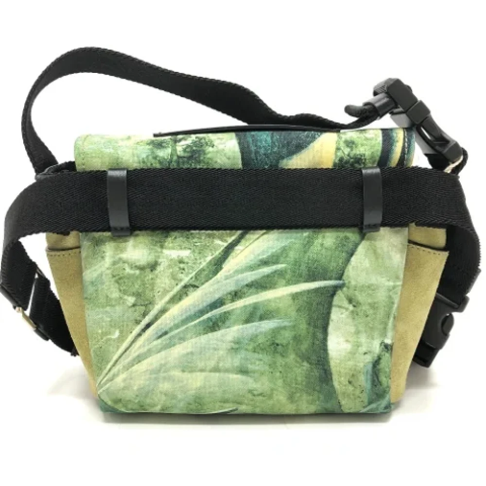 Valentino Vintage Pre-owned Fabric shoulder-bags Green Dames