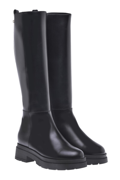 Boots in black calfskin