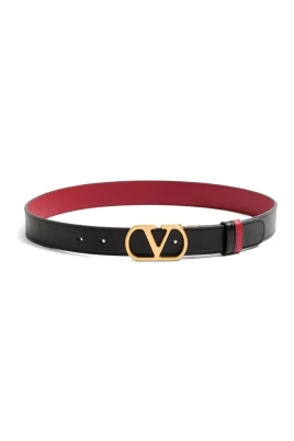 Rött Reversibelt med Stansade Hål