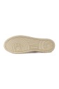 baskets-blanches-avec-bout-perfore