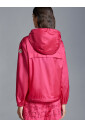 vestes-fuchsia-avec-capuche-ajustable
