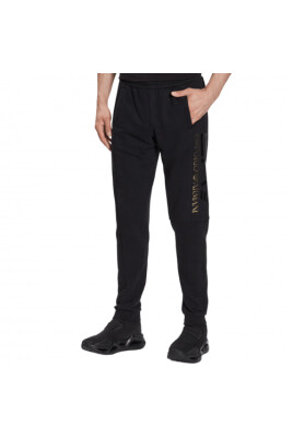 jogger-pants-with-unique-style