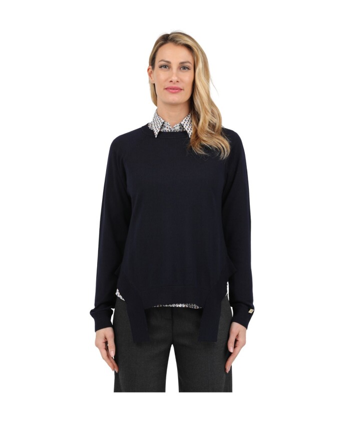 top-a-ourlet-asymetrique-et-col-rond