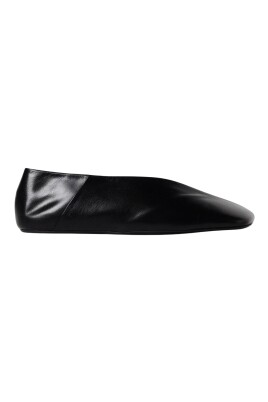 black-leather-ballet-flats-minimalist-style