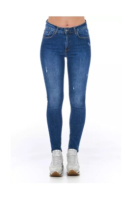 distressed-denim-jeans-with-pockets