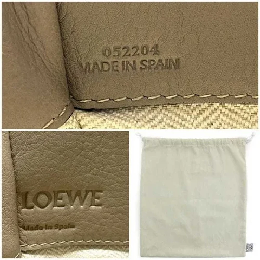 Loewe Pre-owned Fabric handbags Beige Dames