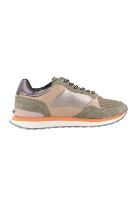 sneakers-sportives-pour-un-mode-de-vie-actif