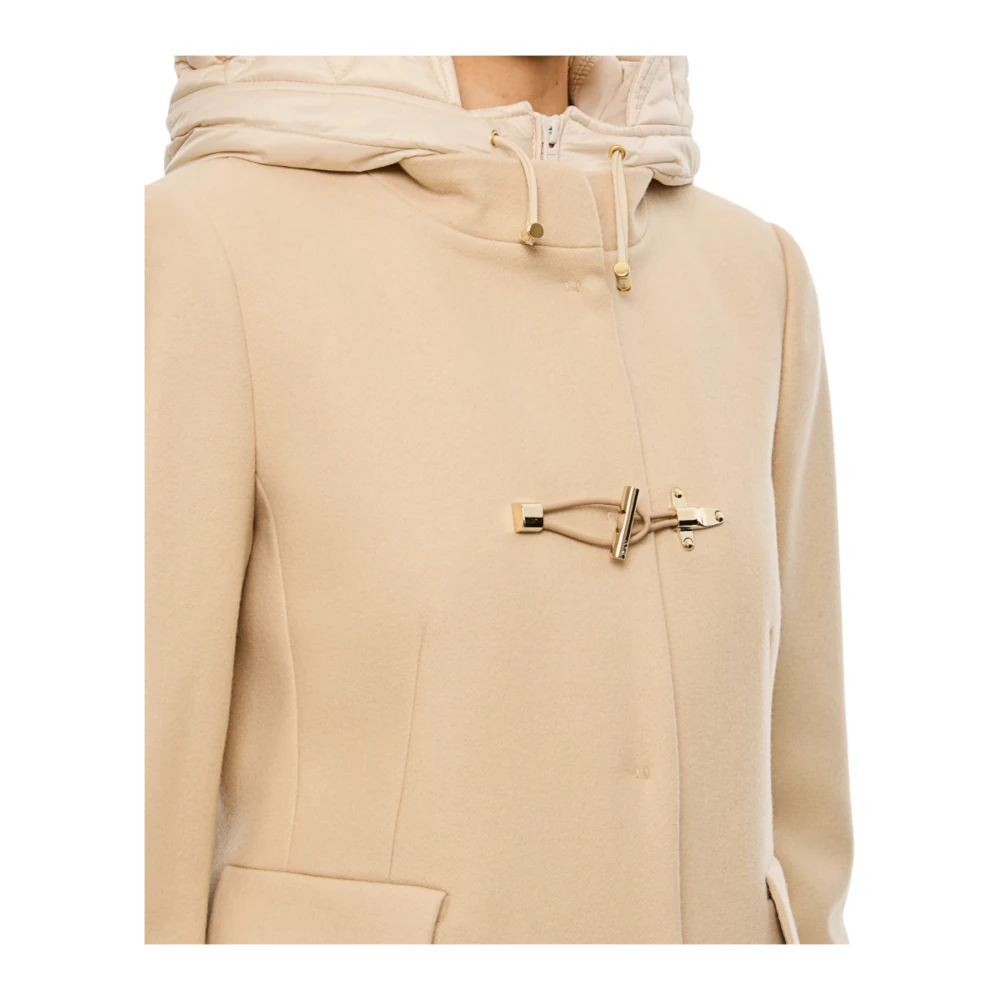 Fay Beige Jassen voor Stijlvolle Outfits Beige Dames