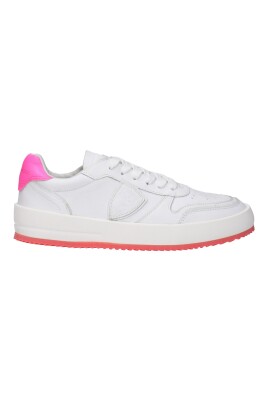 sneakers-en-cuir-blanc-avec-effet-vintage