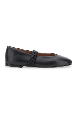 chaussures-plates-noires-ballerine-nappa