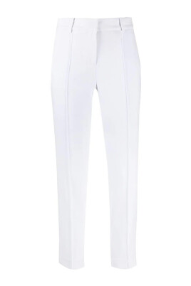 pantalon-blanc-ajuste-coupe-courte-casual