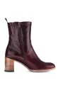 elegante-bottine-en-cuir-rouge