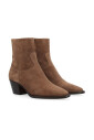 bottine-en-daim-taupe-avec-talon-en-bois