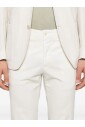 pantalon-blanc-fermeture-cachee-passants-de-ceinture