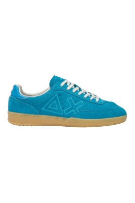 sneakers-en-cuir-bleu-style-californien