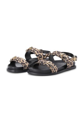 animal-print-sandals-for-sunny-days