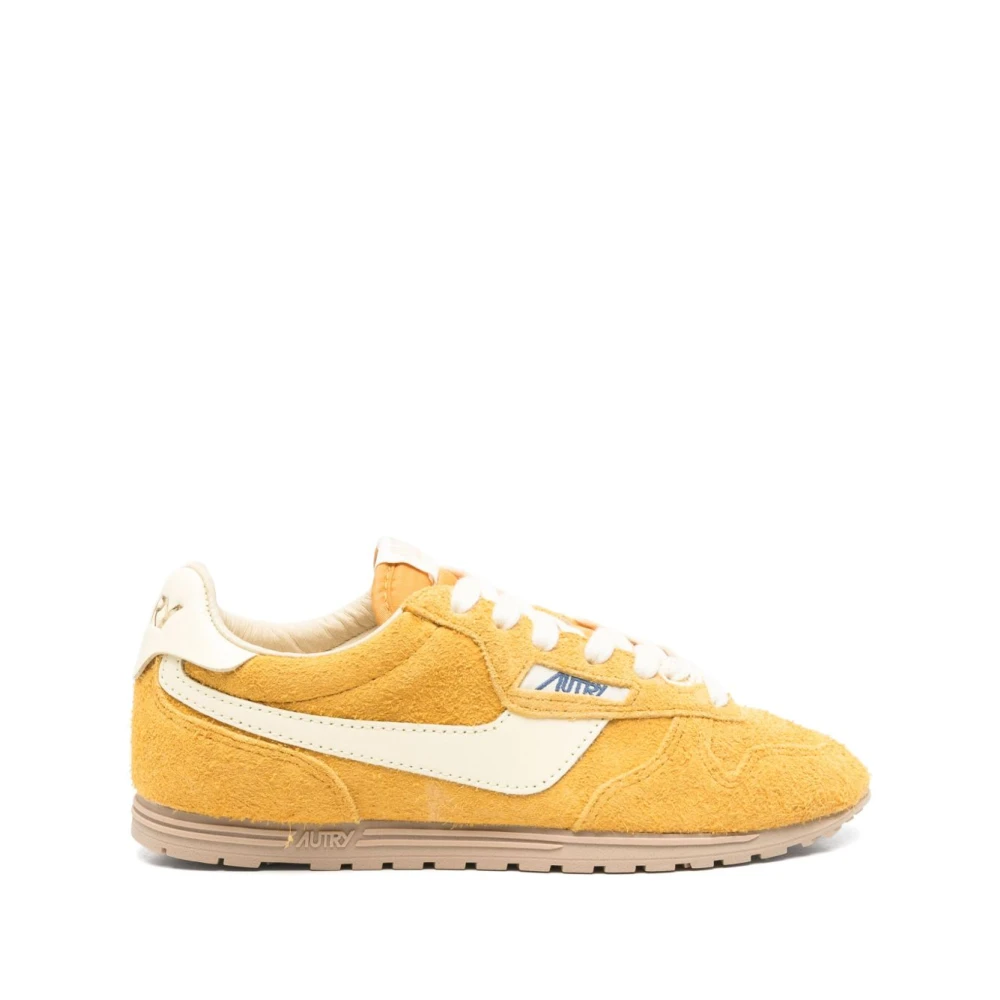 Autry Gele Sneakers met Geperforeerde Neus Dames Schoenen Geel