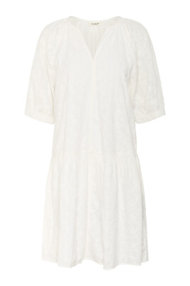 elegant-enkel-klanning-med-volangdetaljer