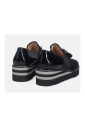 chaussure-slip-on-a-pompons-noirs