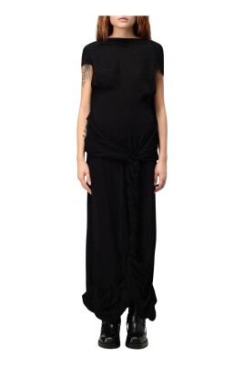 robe-longue-en-soie-noire-a-taille-nouee