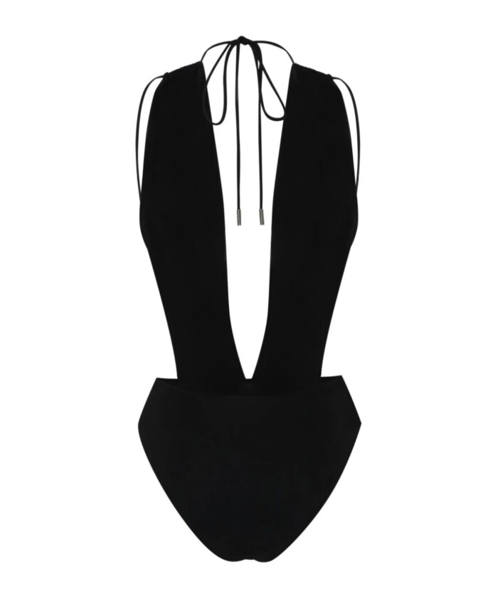 chic-costume-for-fashion-enthusiasts