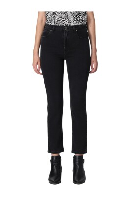 modern-high-rise-cropped-jeans