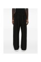 pantalon-noir-style-moderne