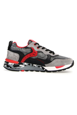 gra-sneakers-til-maend-stilfuld