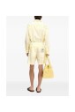 short-aloe-dans-un-style-tendance