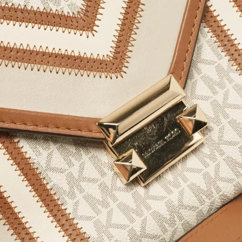 Michael Kors Pre-owned Canvas shoulder-bags Beige Dames