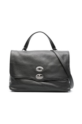 black-leather-tote-bag-postina-daily-media