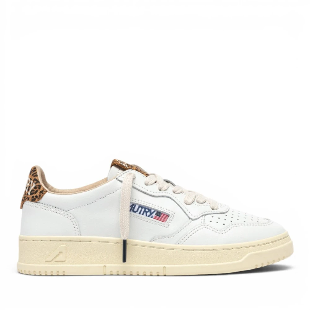 Autry White Sneakers, Female, 7 Uk, Medalist Low Trainers