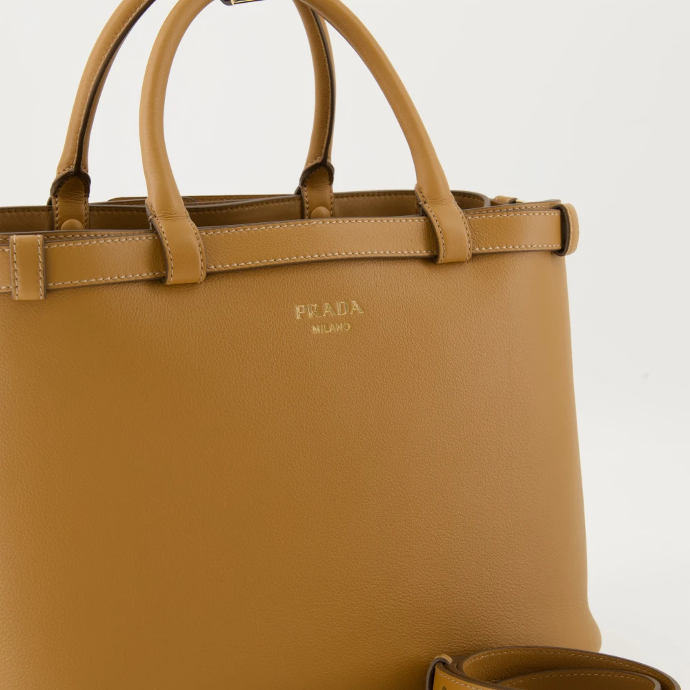Prada Gesp Leren Schoudertas Bruin Brown Dames