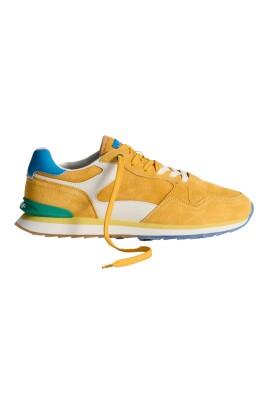 sneakers-en-daim-et-mousse-a-memoire-de-forme
