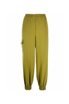 green-trousers-for-women