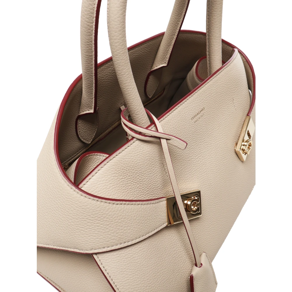 Salvatore Ferragamo Chique Beige Handtas met Gancini Gespen Beige Dames