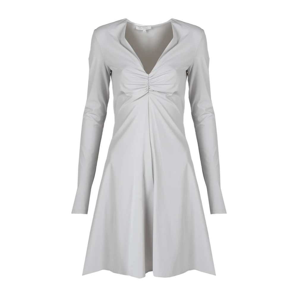 Patrizia Pepe Vrouw Grijs Elegante Knielange Jurk Met V-Hals