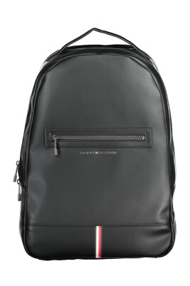 black-backpack-with-adjustable-straps