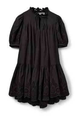 black-feminine-dress-with-puff-sleeves