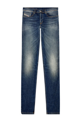 classic-denim-jeans-for-everyday-wear
