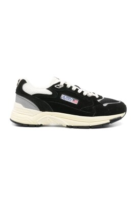 baskets-elegantes-a-lacets