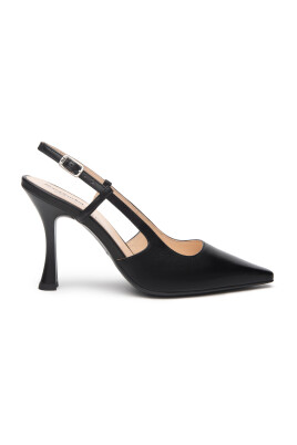 black-closed-toe-sandals