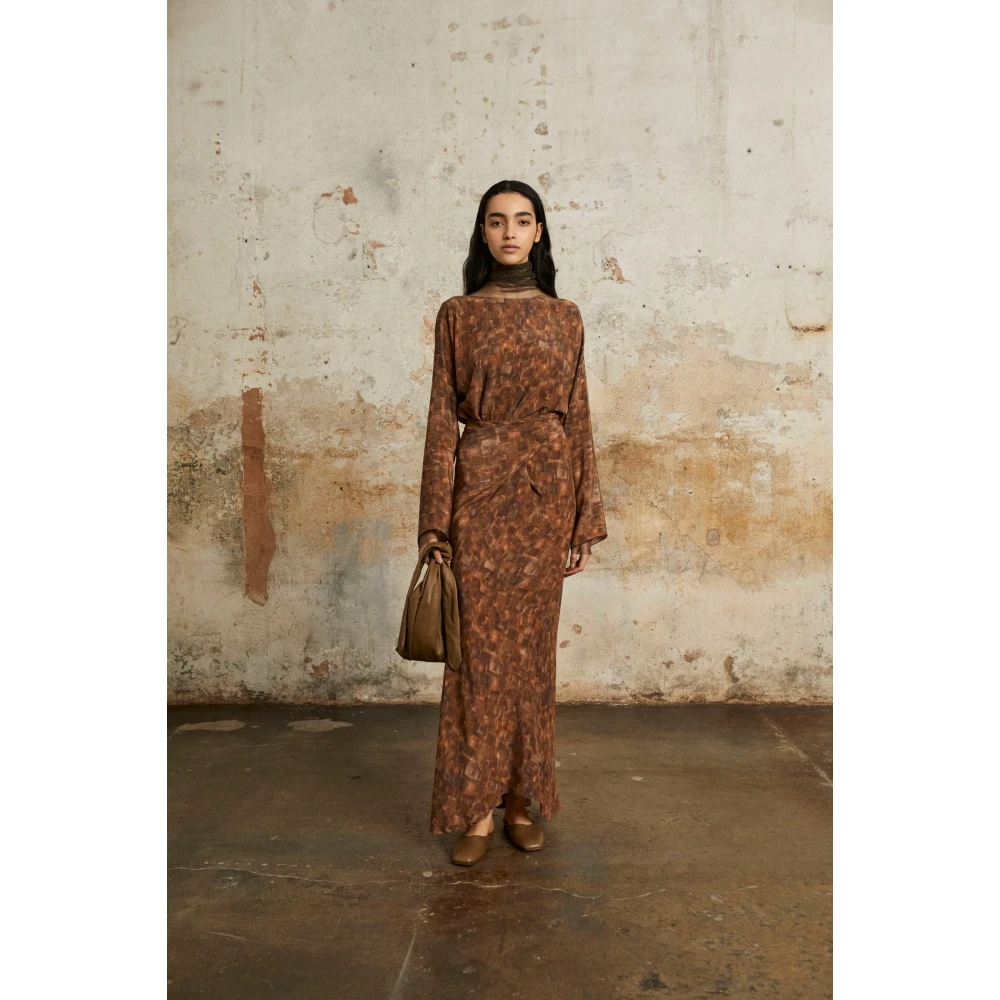 Cortana Zijden kubusprint lange jurk Brown Dames